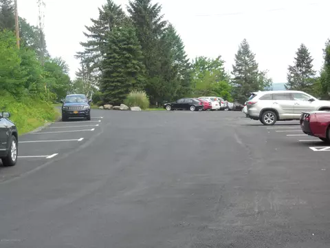 1312 Summit Pointe Columbia, Scranton, PA 18508 photo 3