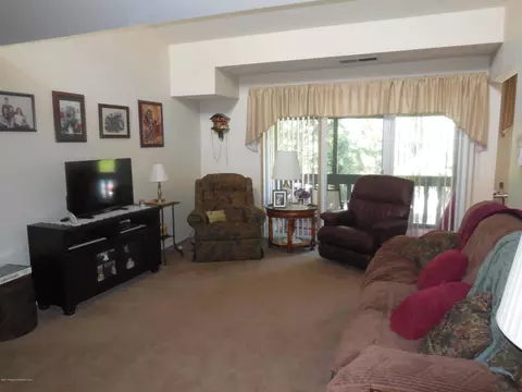 1312 Summit Pointe Columbia, Scranton, PA 18508 photo 7
