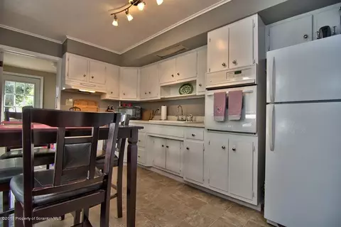 512 Jadwin St, Scranton, PA 18509 photo 8