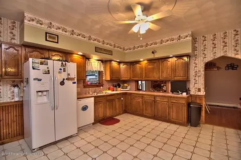 304 E Line St, Olyphant, PA 18447 photo 16