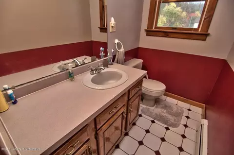 304 E Line St, Olyphant, PA 18447 photo 41