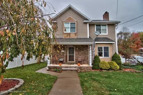 304 E Line St, Olyphant, PA 18447 photo 1
