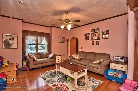 304 E Line St, Olyphant, PA 18447 photo 10