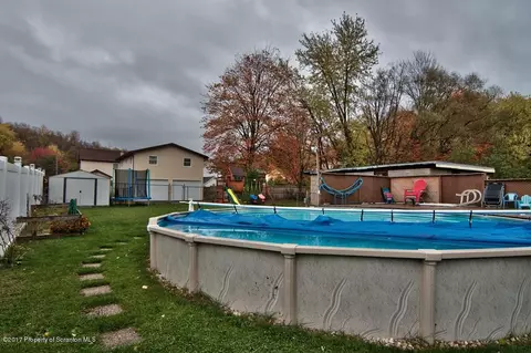 304 E Line St, Olyphant, PA 18447 photo 43