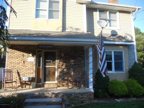 304 E Line St, Olyphant, PA 18447 photo 28