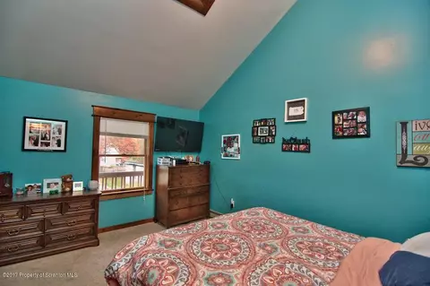 304 E Line St, Olyphant, PA 18447 photo 35