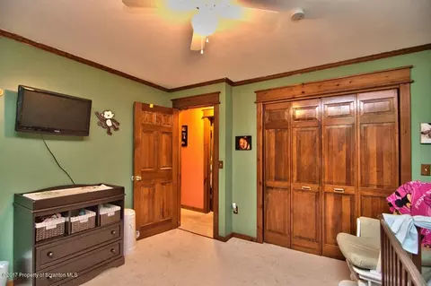 304 E Line St, Olyphant, PA 18447 photo 34