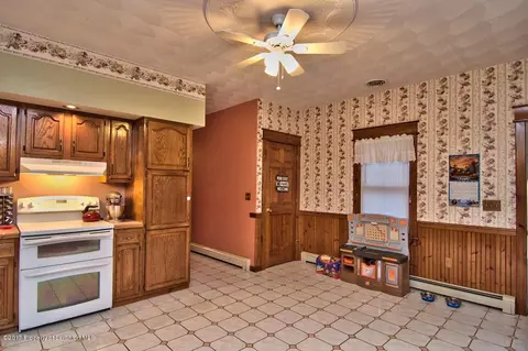 304 E Line St, Olyphant, PA 18447 photo 19