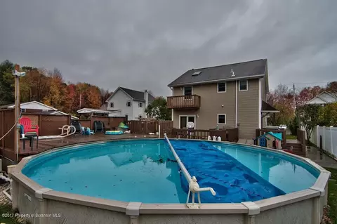 304 E Line St, Olyphant, PA 18447 photo 47