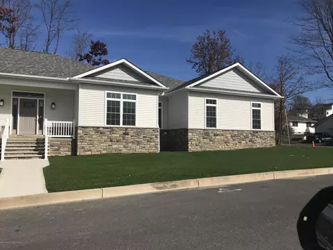 98 Forest Dr, Eynon, PA 18403 photo 2