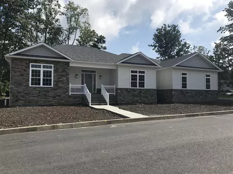 98 Forest Dr, Eynon, PA 18403 photo 4