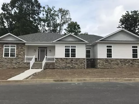 98 Forest Dr, Eynon, PA 18403 photo 3