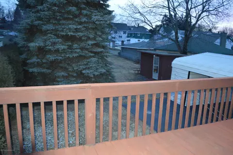 710 E Drinker St, Dunmore, PA 18512 photo 15