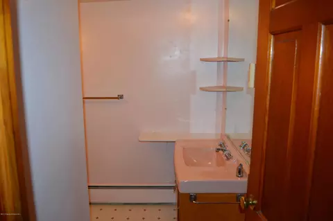 710 E Drinker St, Dunmore, PA 18512 photo 17