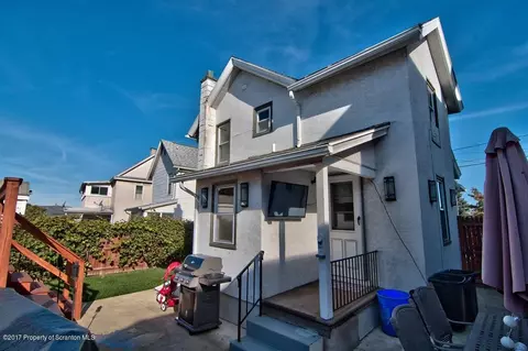 720 E Warren St, Dunmore, PA 18512 photo 9