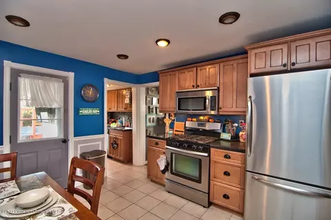 720 E Warren St, Dunmore, PA 18512 photo 18