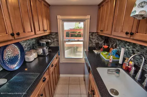 720 E Warren St, Dunmore, PA 18512 photo 22