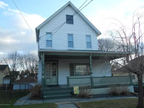 140 E Pine St, Dunmore, PA 18512 photo 2