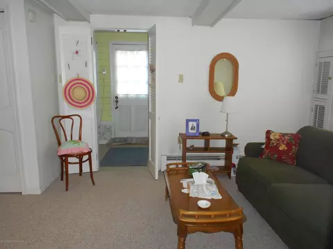 140 E Pine St, Dunmore, PA 18512 photo 24