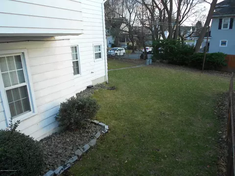 140 E Pine St, Dunmore, PA 18512 photo 33