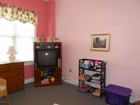 140 E Pine St, Dunmore, PA 18512 photo 17