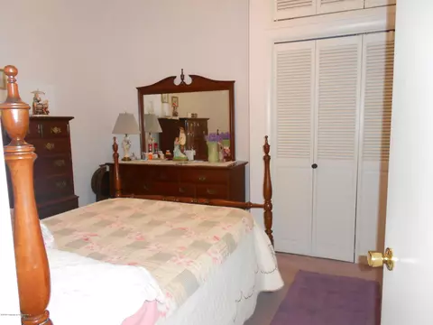 140 E Pine St, Dunmore, PA 18512 photo 10