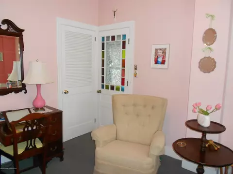 140 E Pine St, Dunmore, PA 18512 photo 16