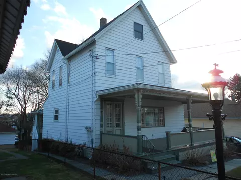 140 E Pine St, Dunmore, PA 18512 photo 3