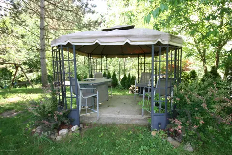 419 May St, Mayfield, PA 18433 photo 4