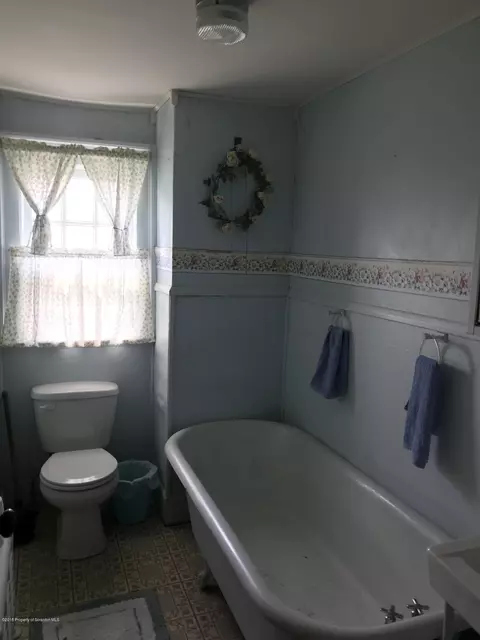 413 Susquehanna Ave, Olyphant, PA 18447 photo 14