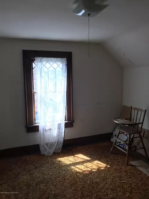 413 Susquehanna Ave, Olyphant, PA 18447 photo 23