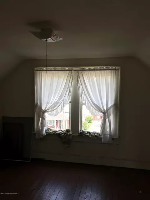 413 Susquehanna Ave, Olyphant, PA 18447 photo 25