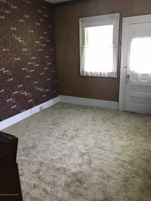 413 Susquehanna Ave, Olyphant, PA 18447 photo 8