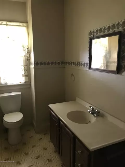 413 Susquehanna Ave, Olyphant, PA 18447 photo 10
