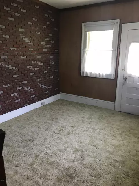 413 Susquehanna Ave, Olyphant, PA 18447 photo 9