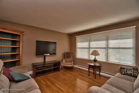 118 Apache Dr, Old Forge, PA 18518 photo 2