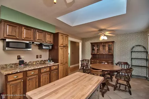 118 Apache Dr, Old Forge, PA 18518 photo 8