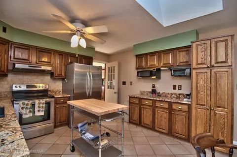 118 Apache Dr, Old Forge, PA 18518 photo 6