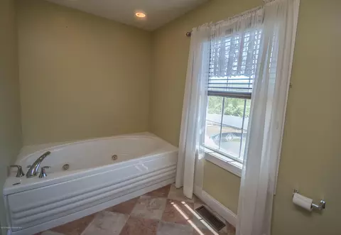 100 Tudy Ln, Olyphant, PA 18447 photo 21