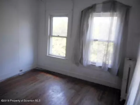 772 E Drinker St, Dunmore, PA 18509 photo 10