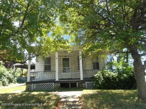 772 E Drinker St, Dunmore, PA 18509 photo 2