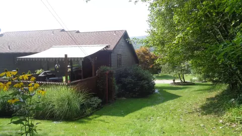 804 Delaware St, Mayfield, PA 18433 photo 35