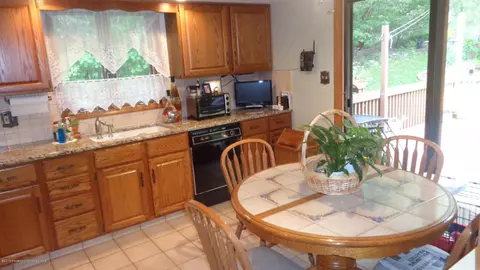 804 Delaware St, Mayfield, PA 18433 photo 11