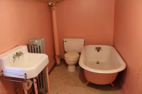 166 E Pine St, Dunmore, PA 18512 photo 12