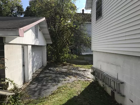 139 E Pine St, Dunmore, PA 18512 photo 5