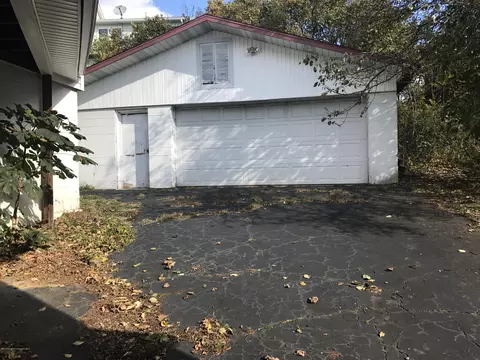 139 E Pine St, Dunmore, PA 18512 photo 3
