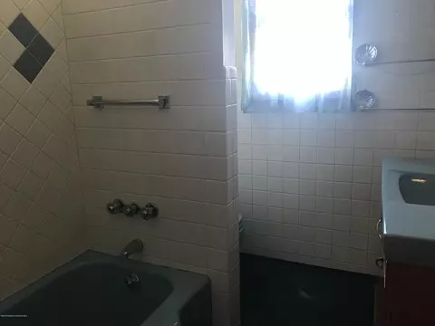139 E Pine St, Dunmore, PA 18512 photo 15