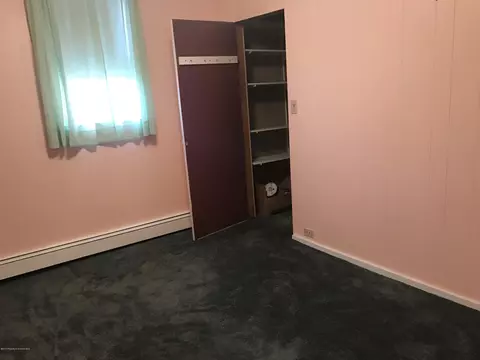 147 E Pine St, Dunmore, PA 18512 photo 11