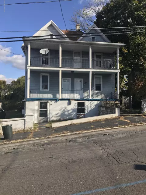 147 E Pine St, Dunmore, PA 18512 photo 1