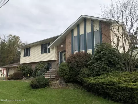 601 Loop Ave, Scranton, PA 18508 photo 2